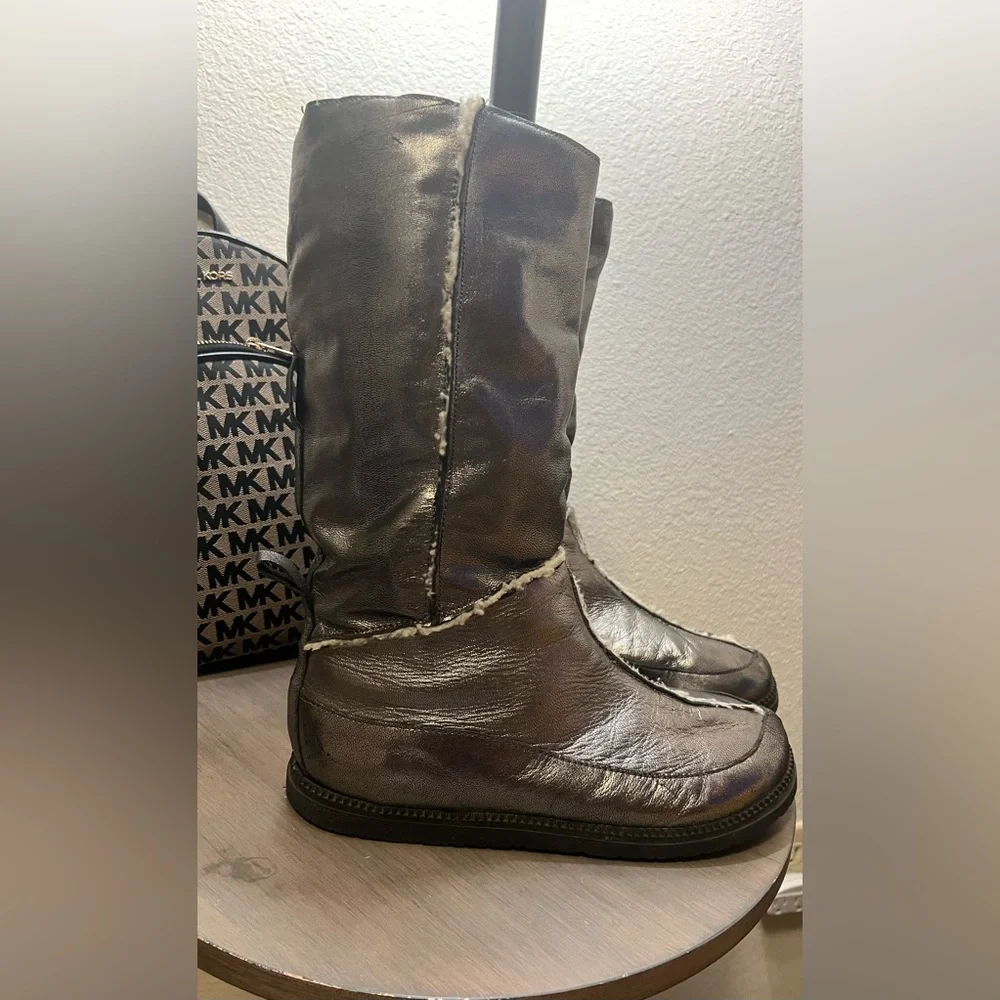 Michael Kors chrome silver metallic lambswool lining winter boots size 8-8.5 - Picture 3 of 5